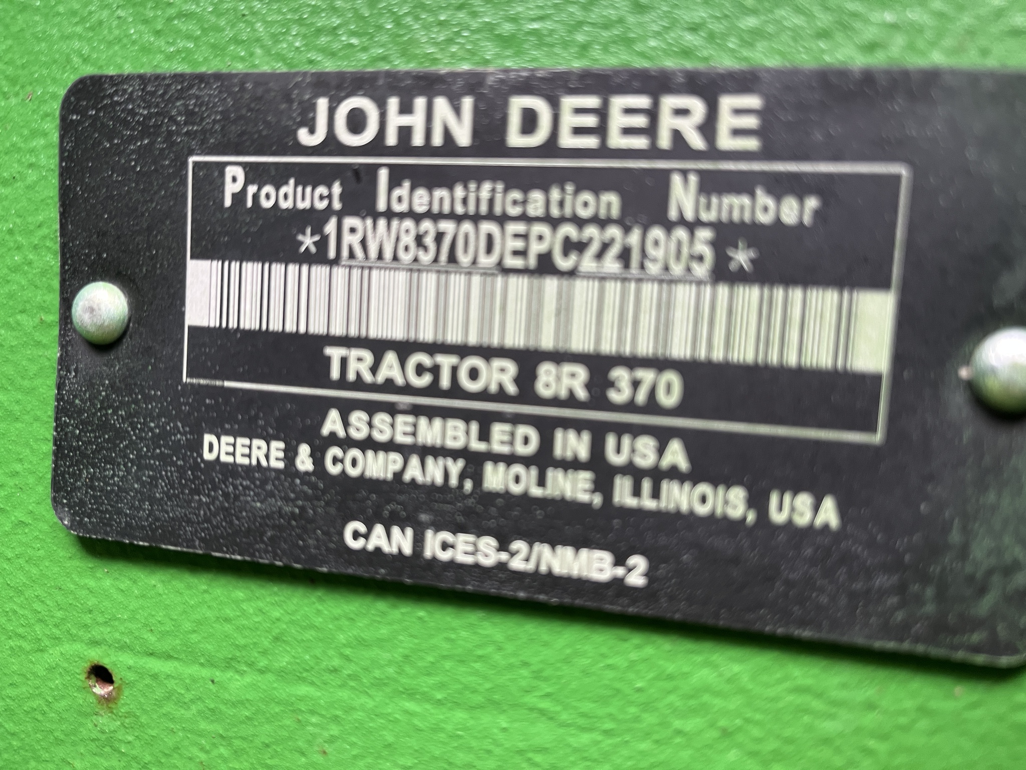  2023 John Deere 8R 370 at Heritage Tractor in Kewanee, IL