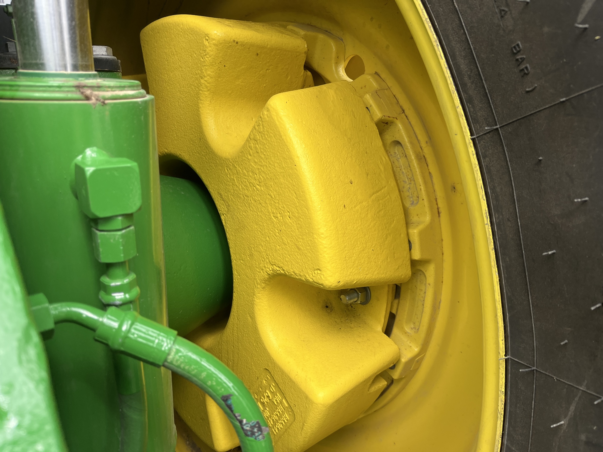  2023 John Deere 8R 370 at Heritage Tractor in Kewanee, IL