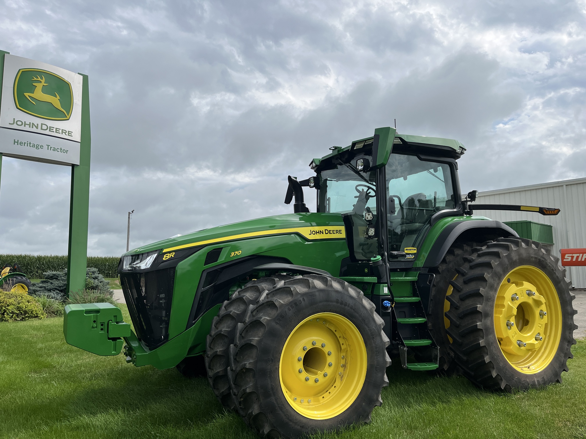  2023 John Deere 8R 370 at Heritage Tractor in Kewanee, IL