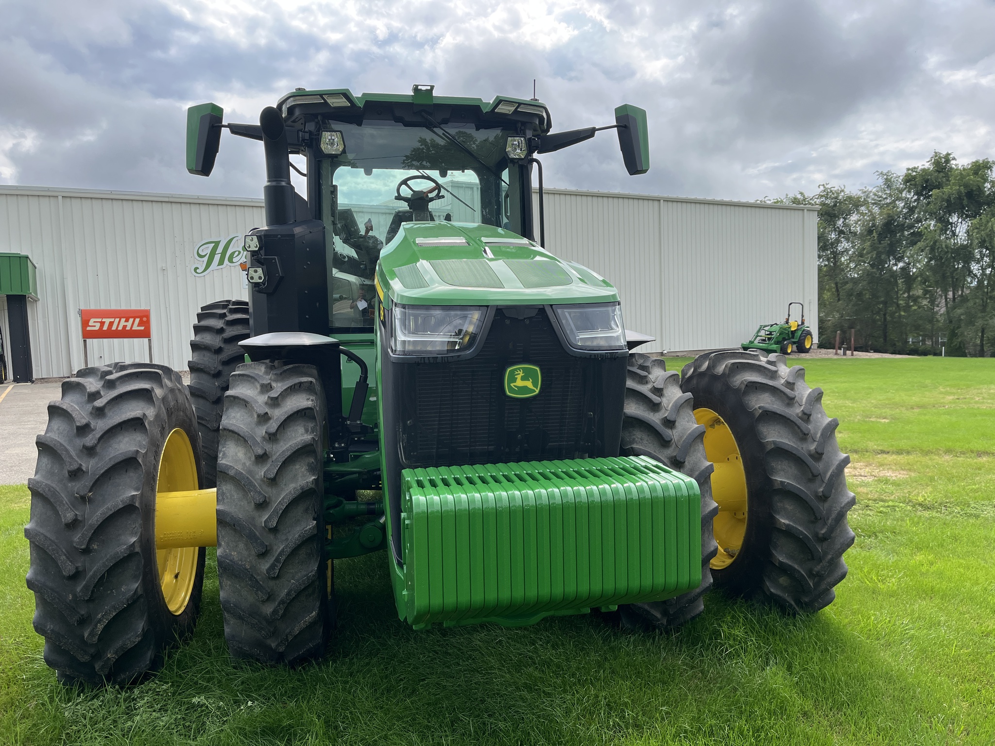  2023 John Deere 8R 370 at Heritage Tractor in Kewanee, IL