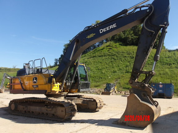 2024 John Deere 250 P-Tier