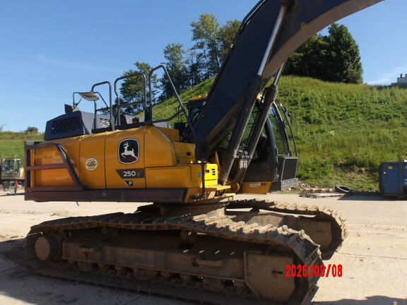 2024 John Deere 250 P-Tier
