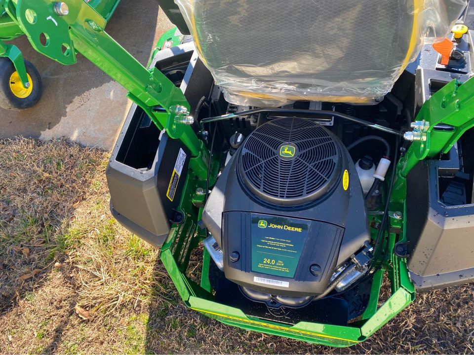 2024 John Deere Z515E Image 6