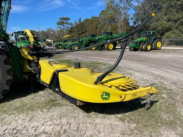 2022 John Deere 772 Image 3