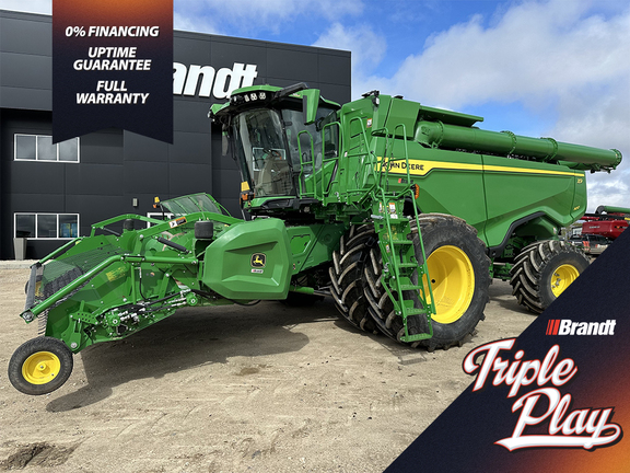 Photo of a 2023 John Deere X9 1100