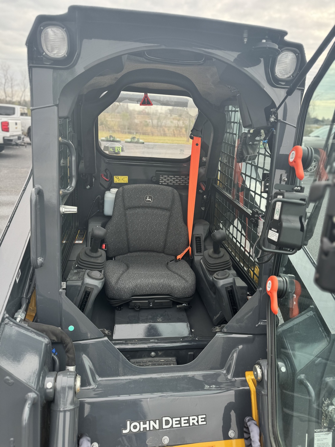 2024 John Deere 330G Image 6