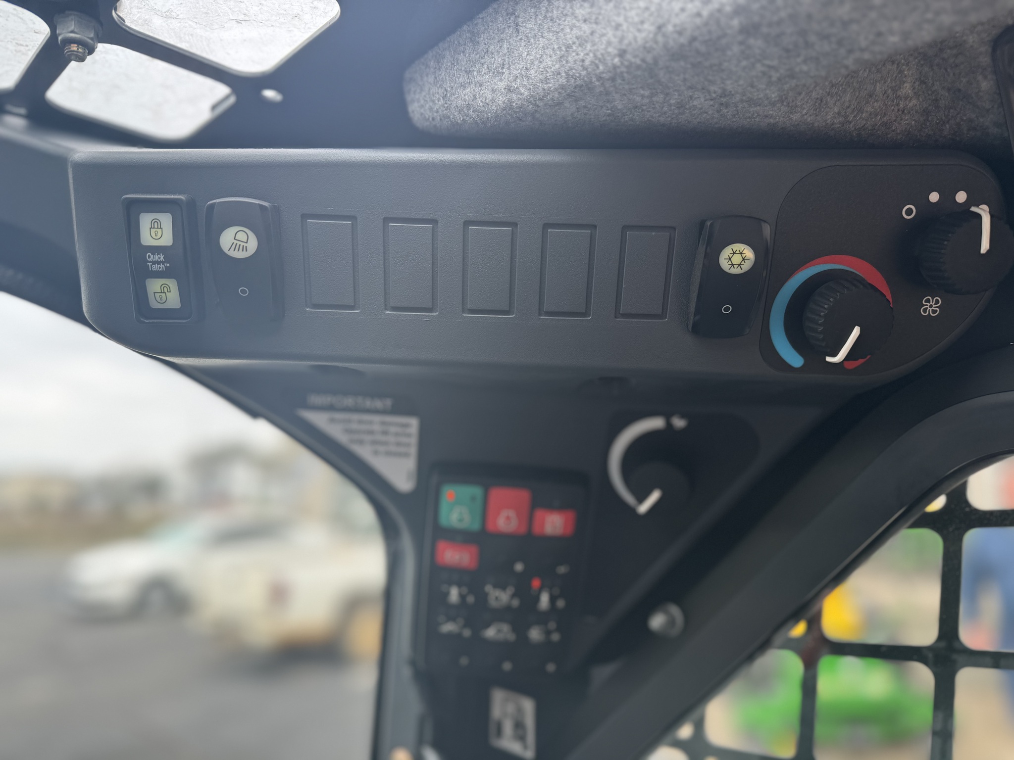 2024 John Deere 330G Image 8