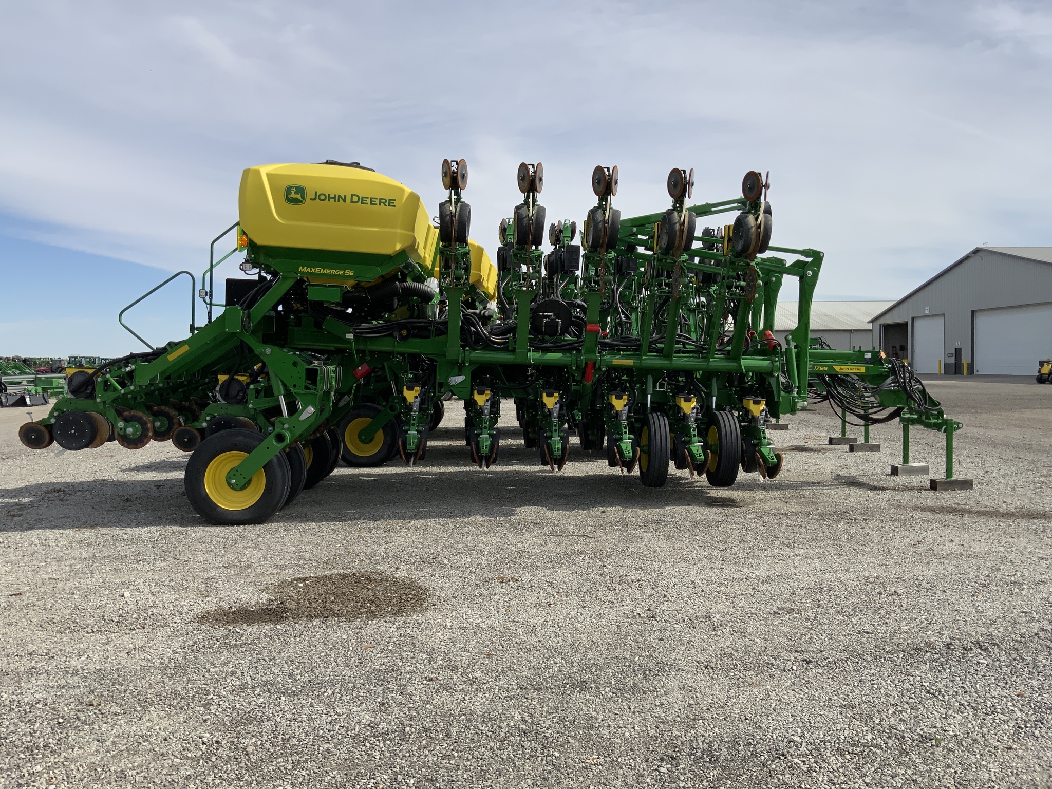 2024 John Deere 1795 Image 3