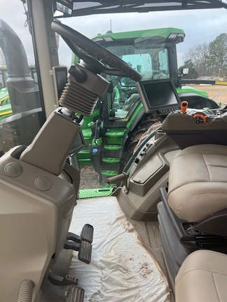 2023 John Deere 8R 370