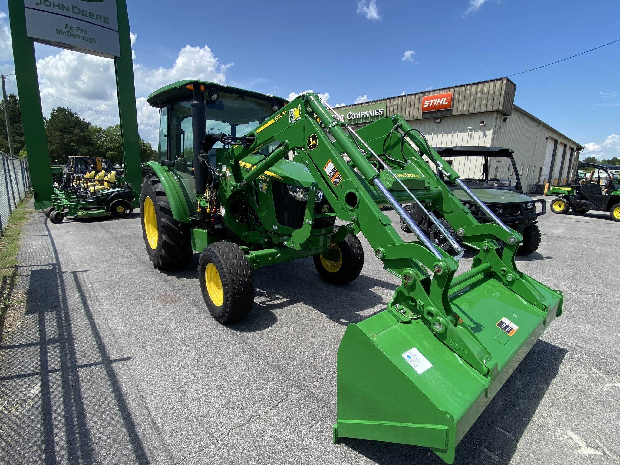 2023 John Deere 5075E Image 3
