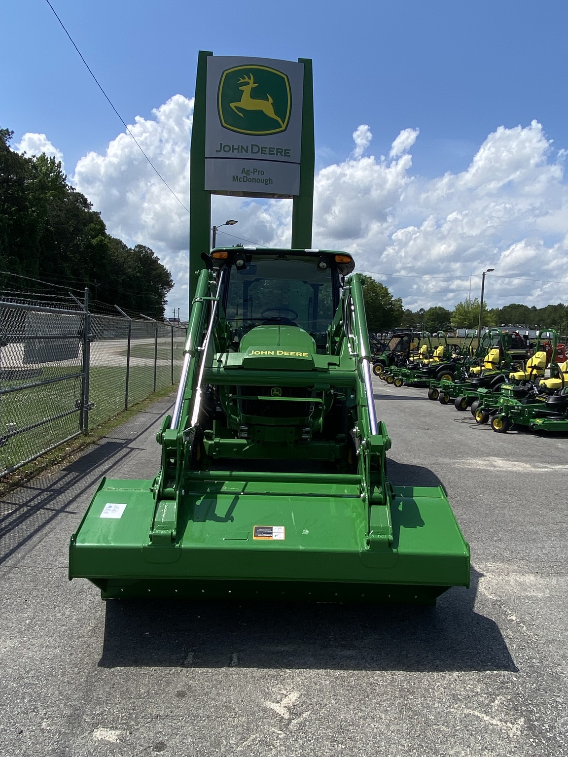 2023 John Deere 5075E Image 1