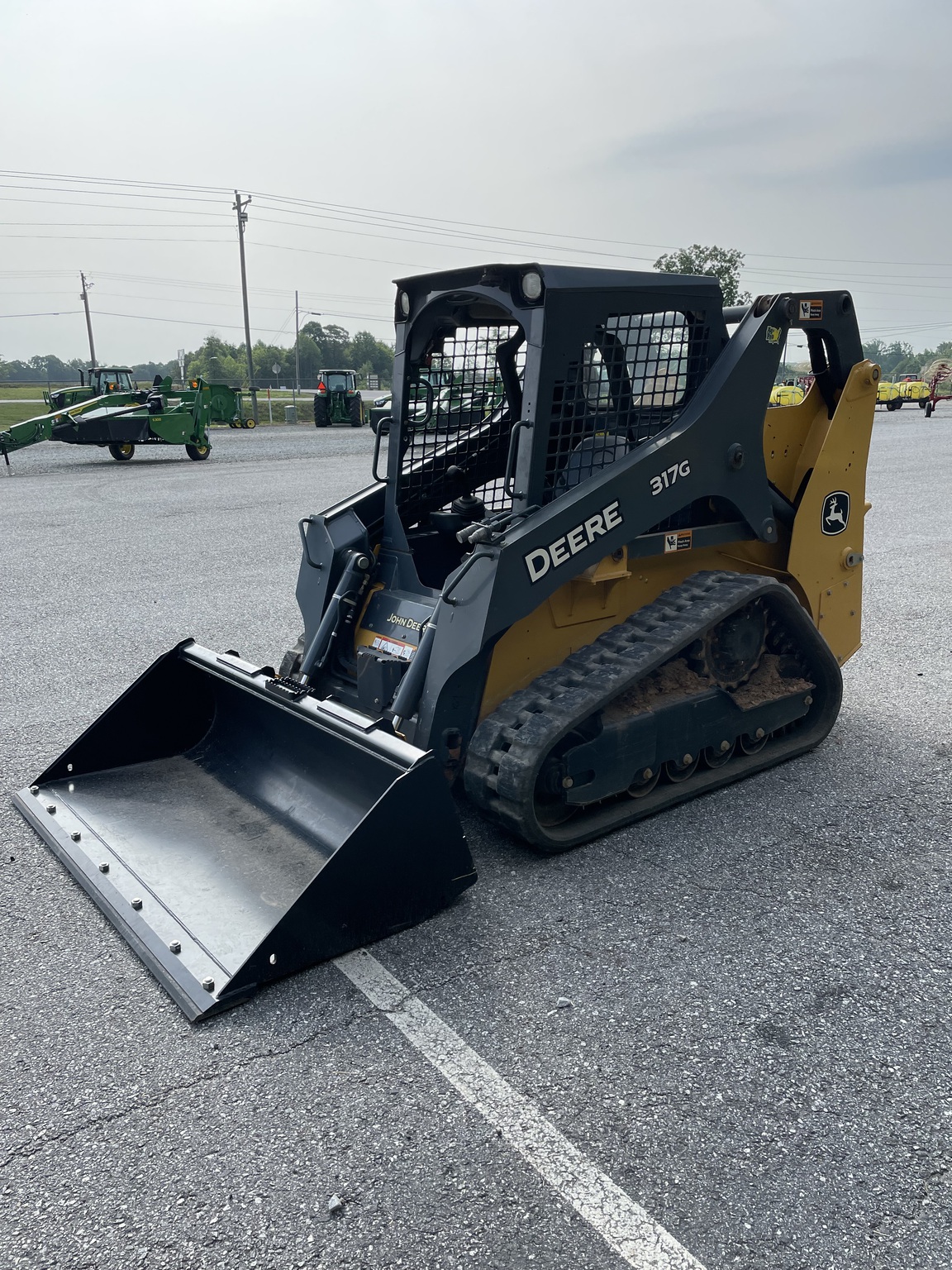 2017 John Deere 317G Image 3