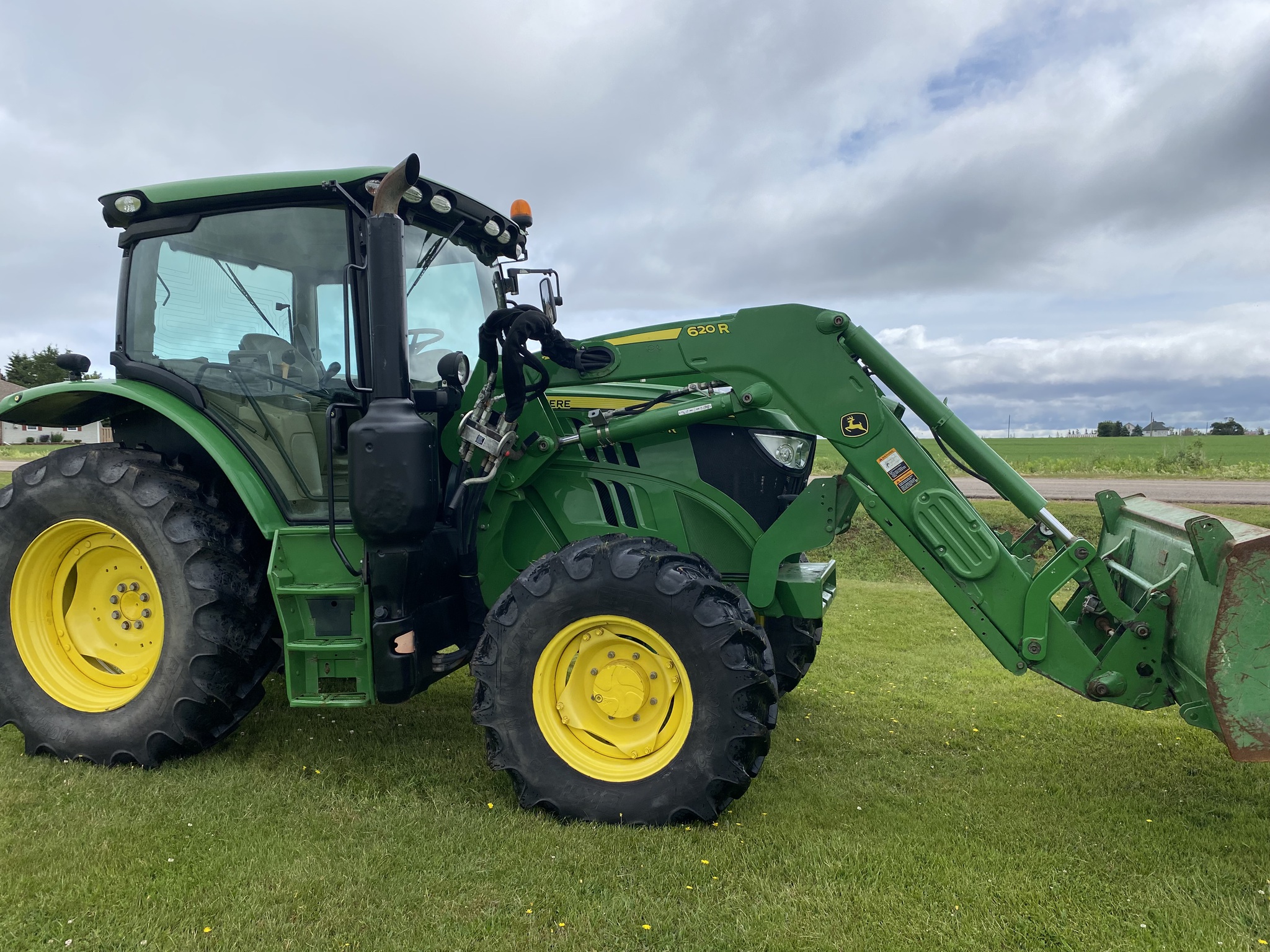 2016 John Deere 6130R Image 8