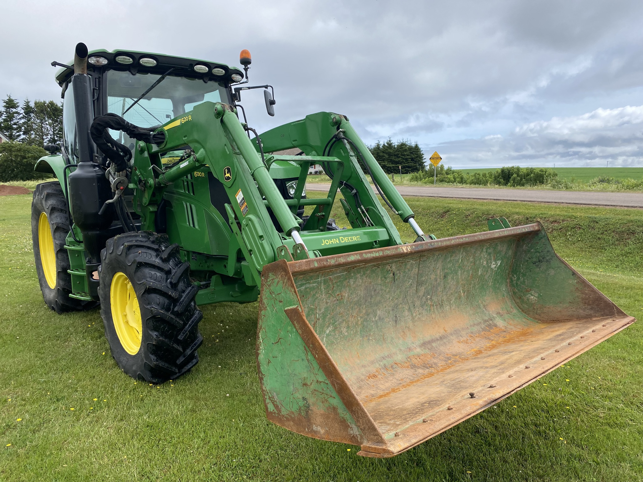 2016 John Deere 6130R Image 10
