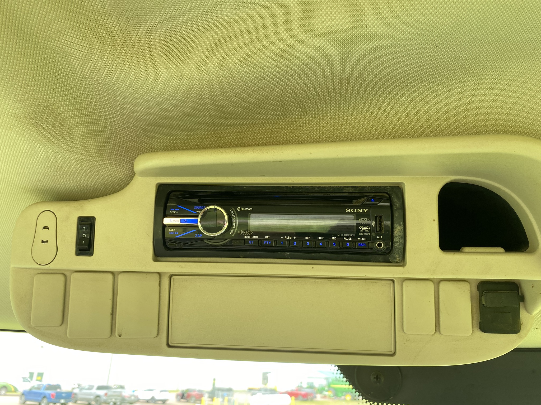 2016 John Deere 6130R Image 33