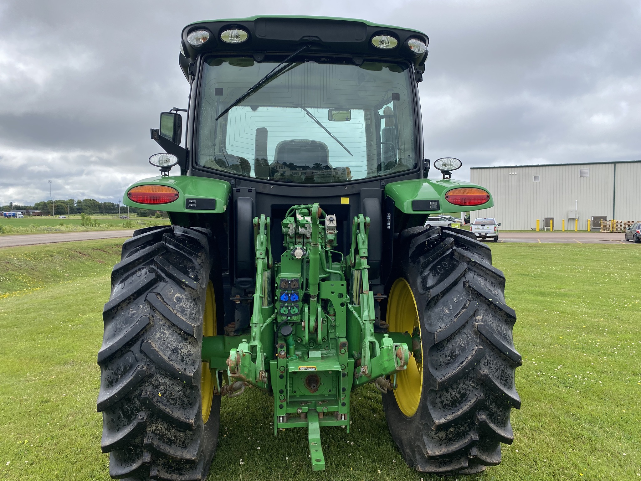 2016 John Deere 6130R Image 6