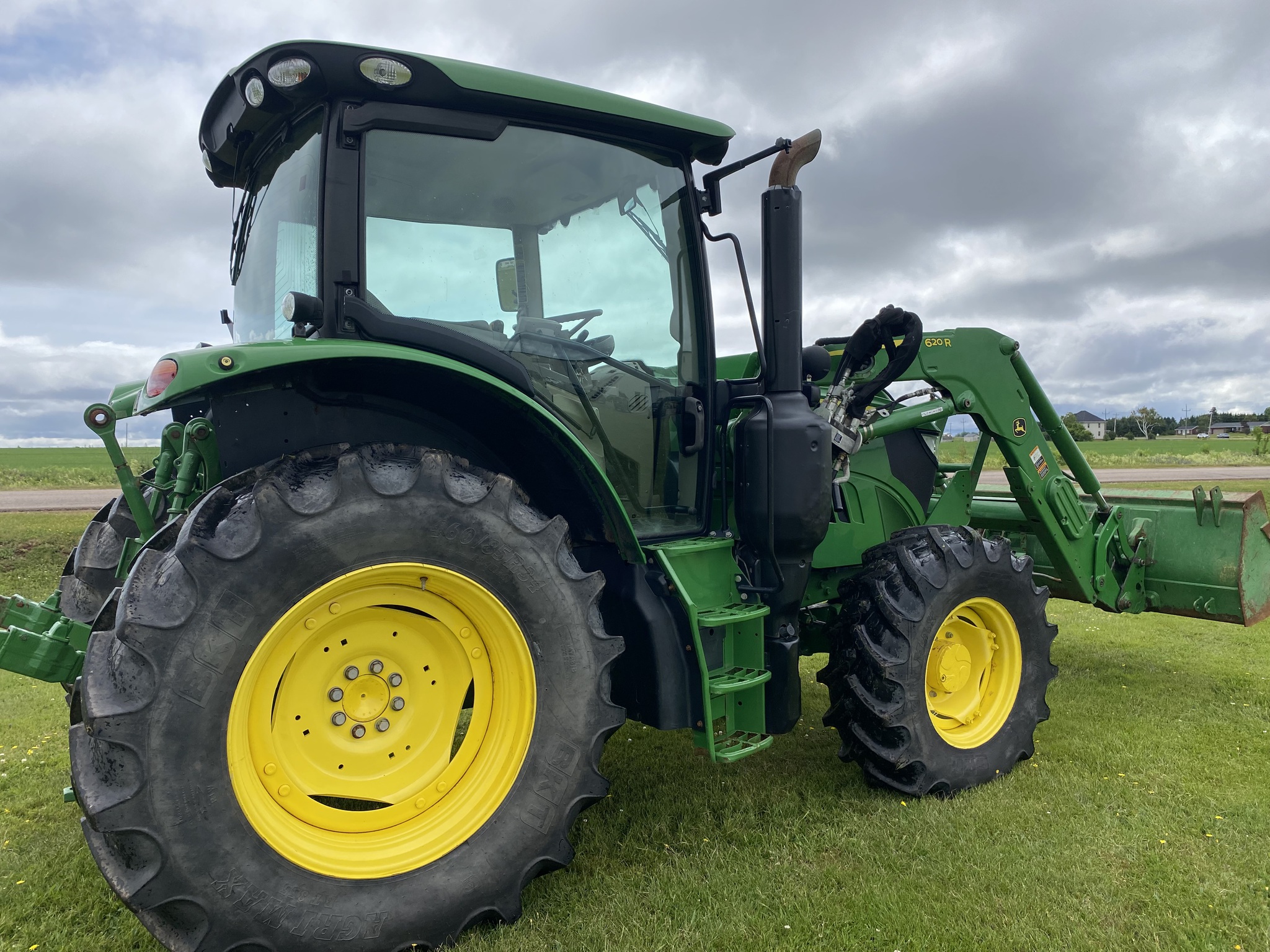 2016 John Deere 6130R Image 7