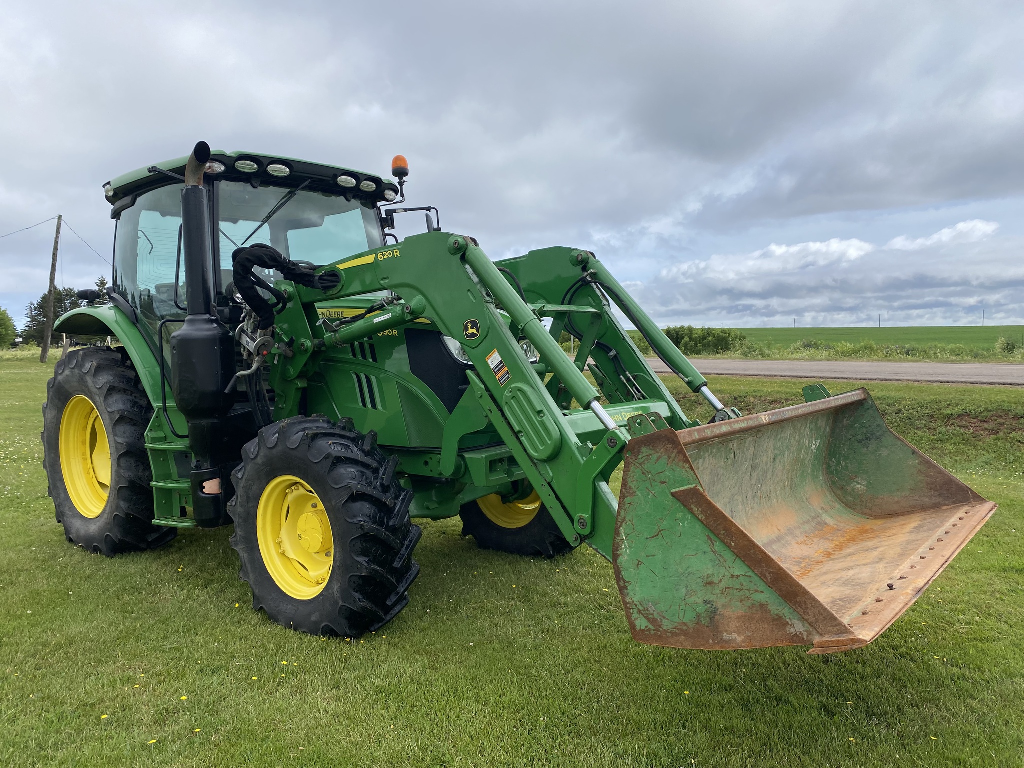 2016 John Deere 6130R Image 9