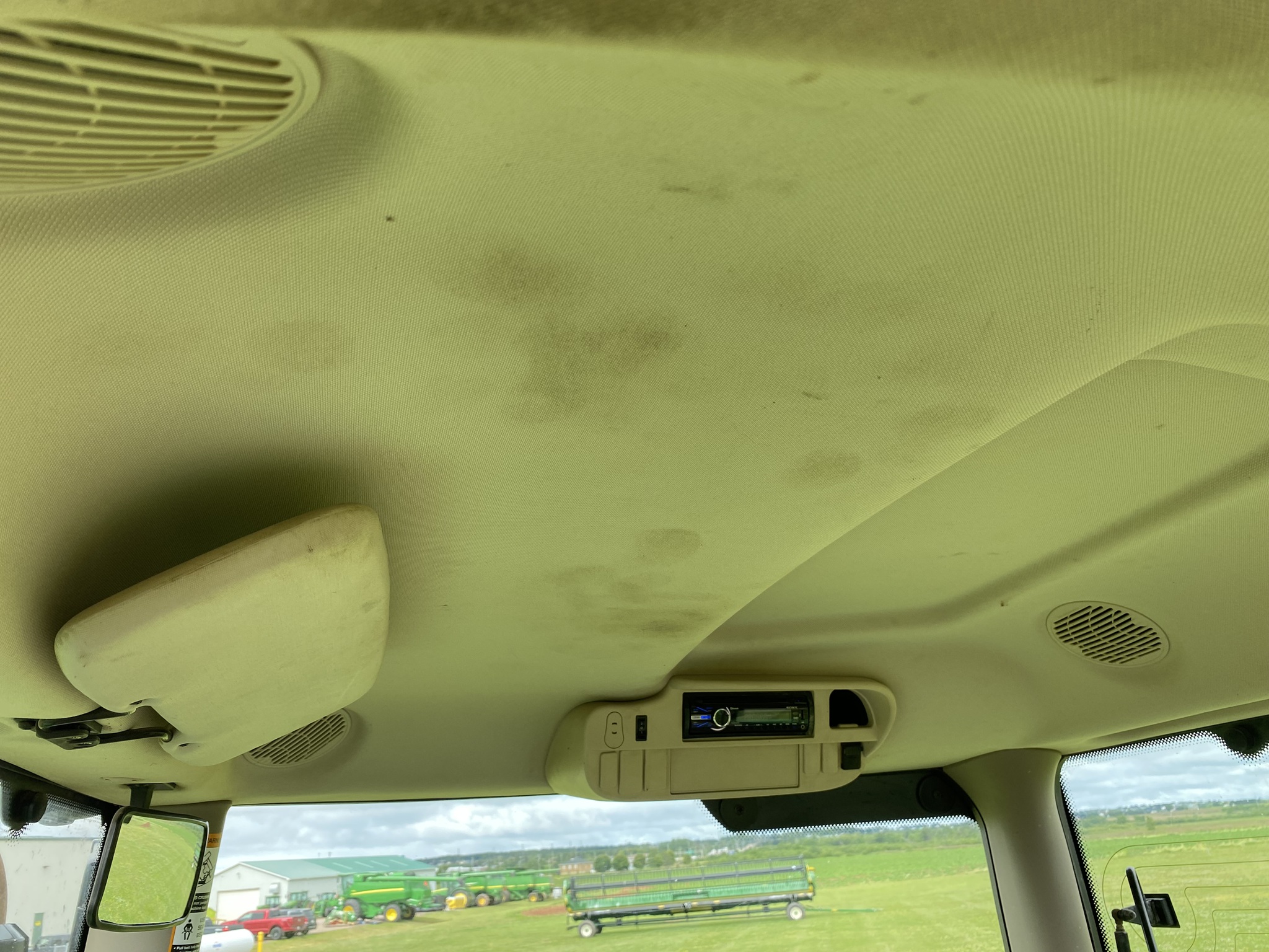 2016 John Deere 6130R Image 30