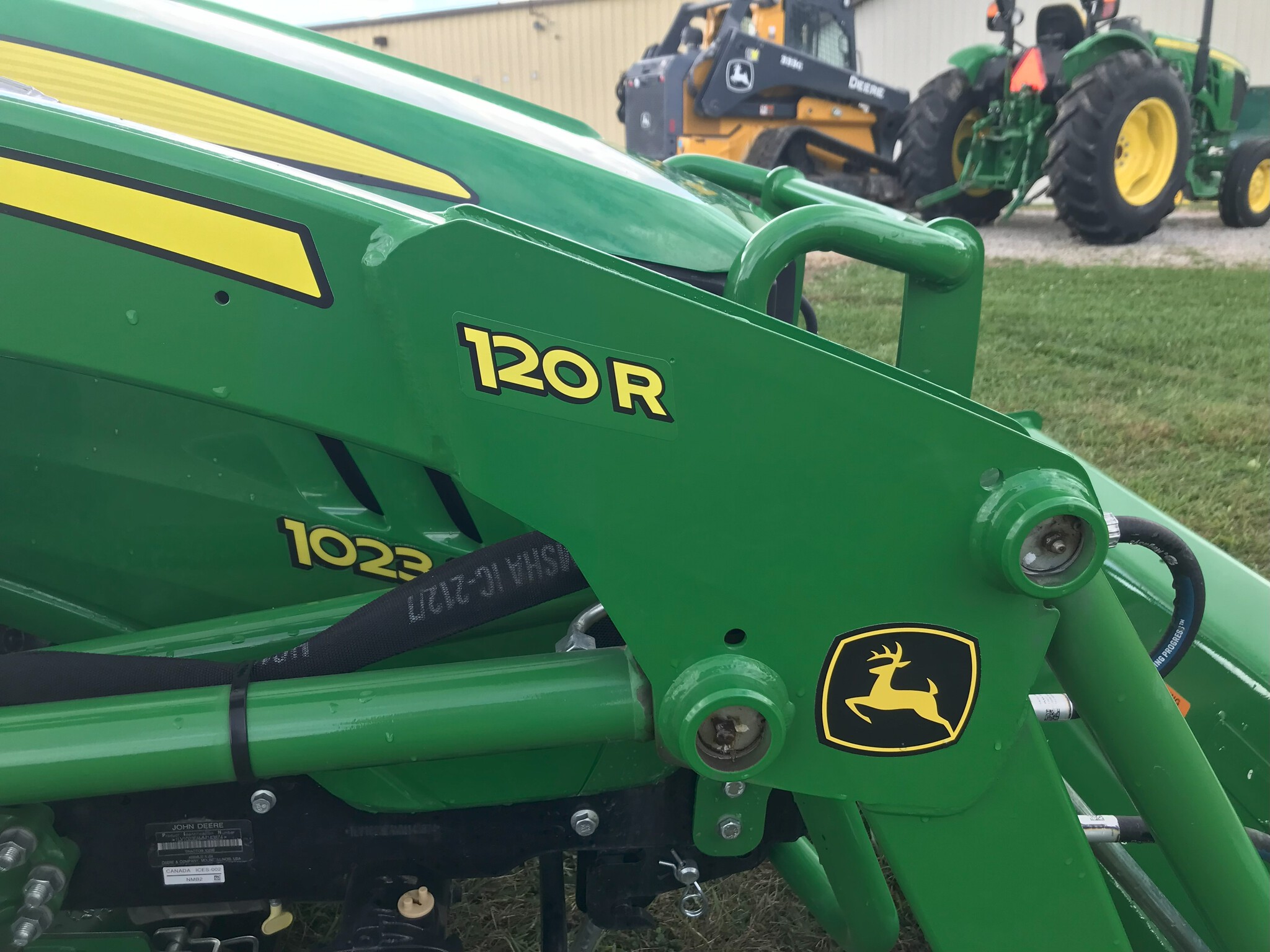 2021 John Deere 1023E Image 9