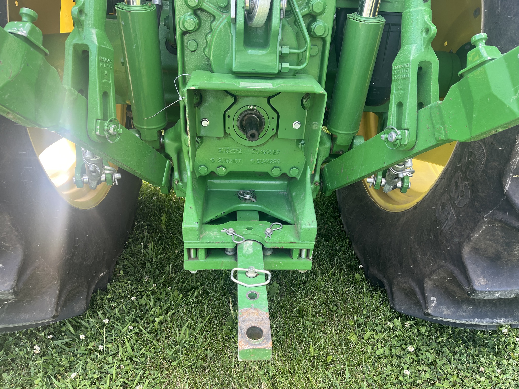 2020 John Deere 6120E Image 22