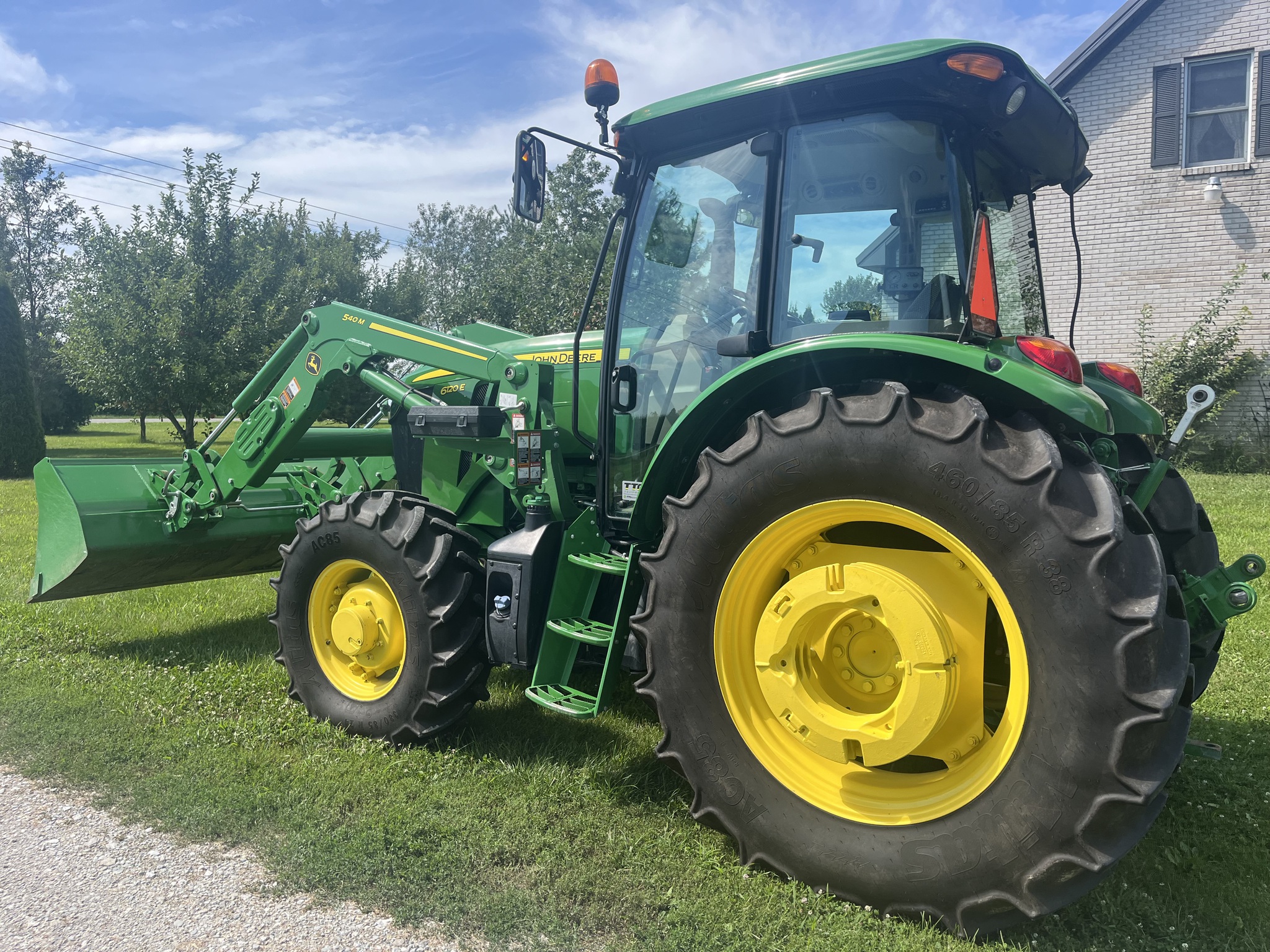 2020 John Deere 6120E Image 5