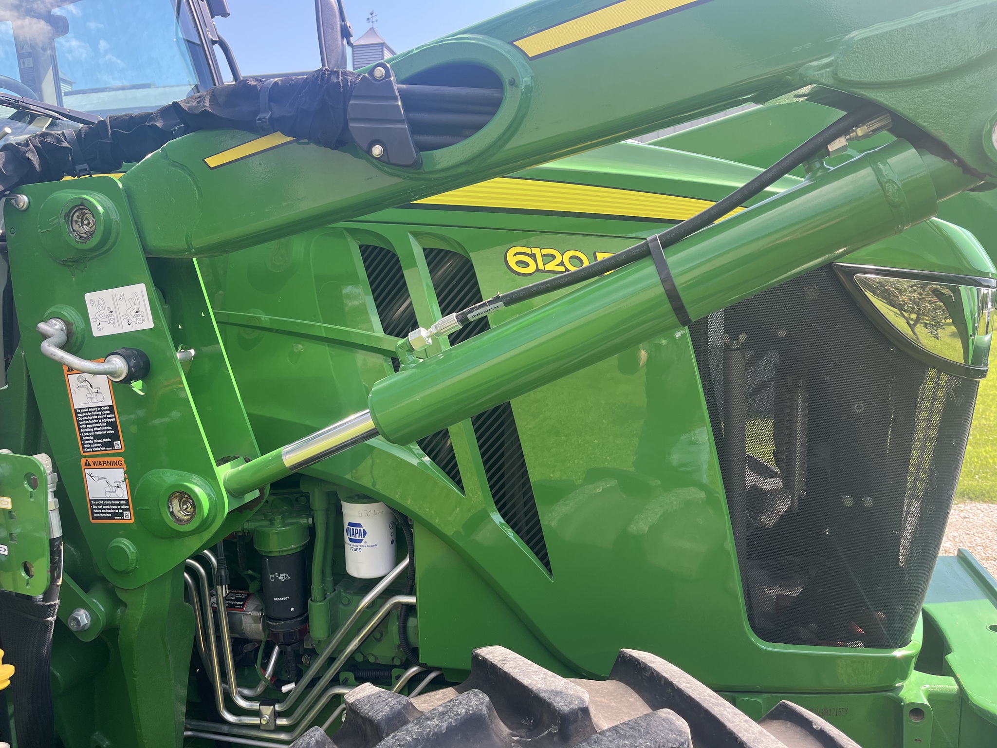 2020 John Deere 6120E Image 26