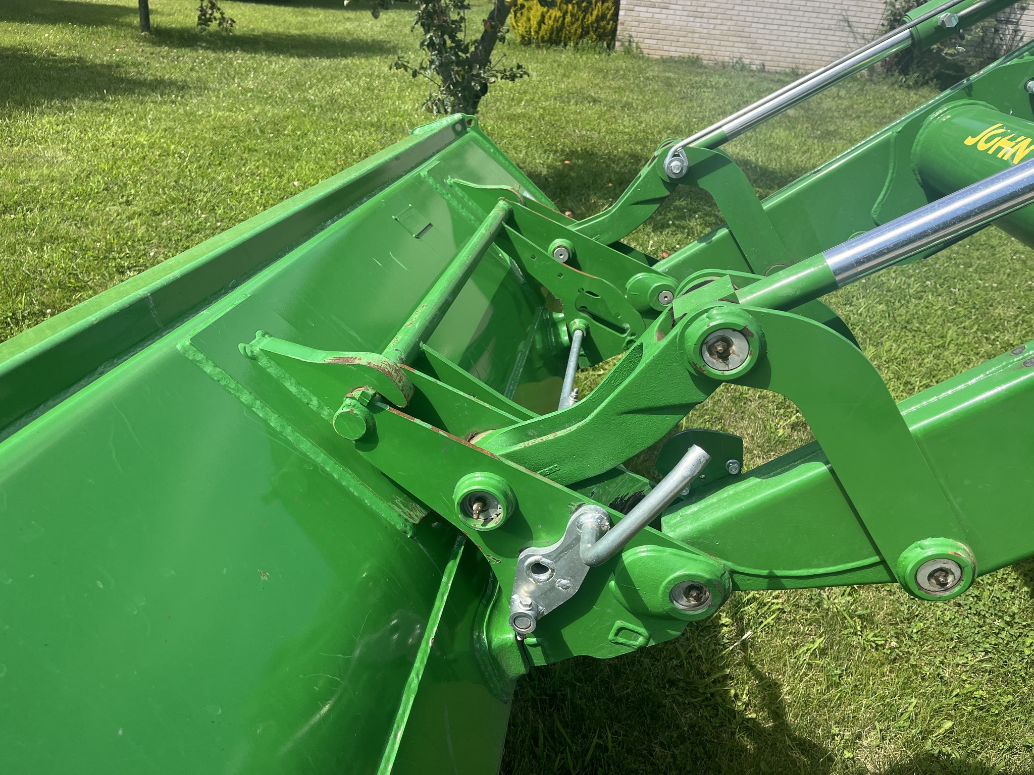 2020 John Deere 6120E Image 19