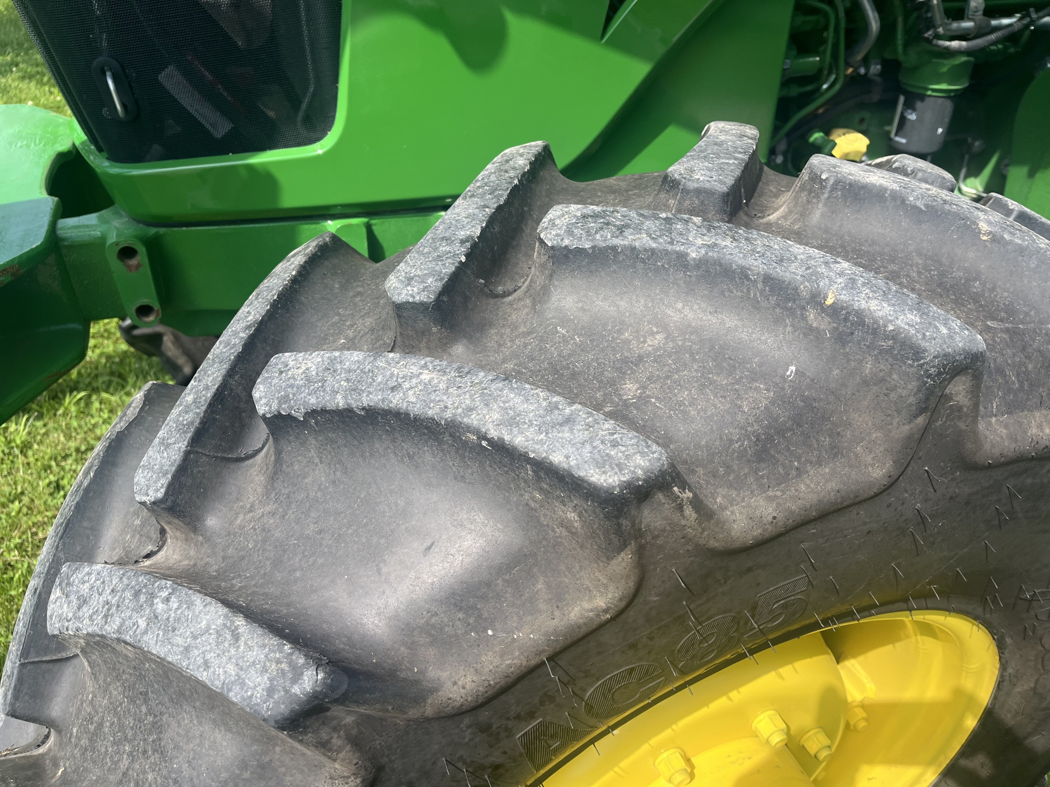 2020 John Deere 6120E Image 20