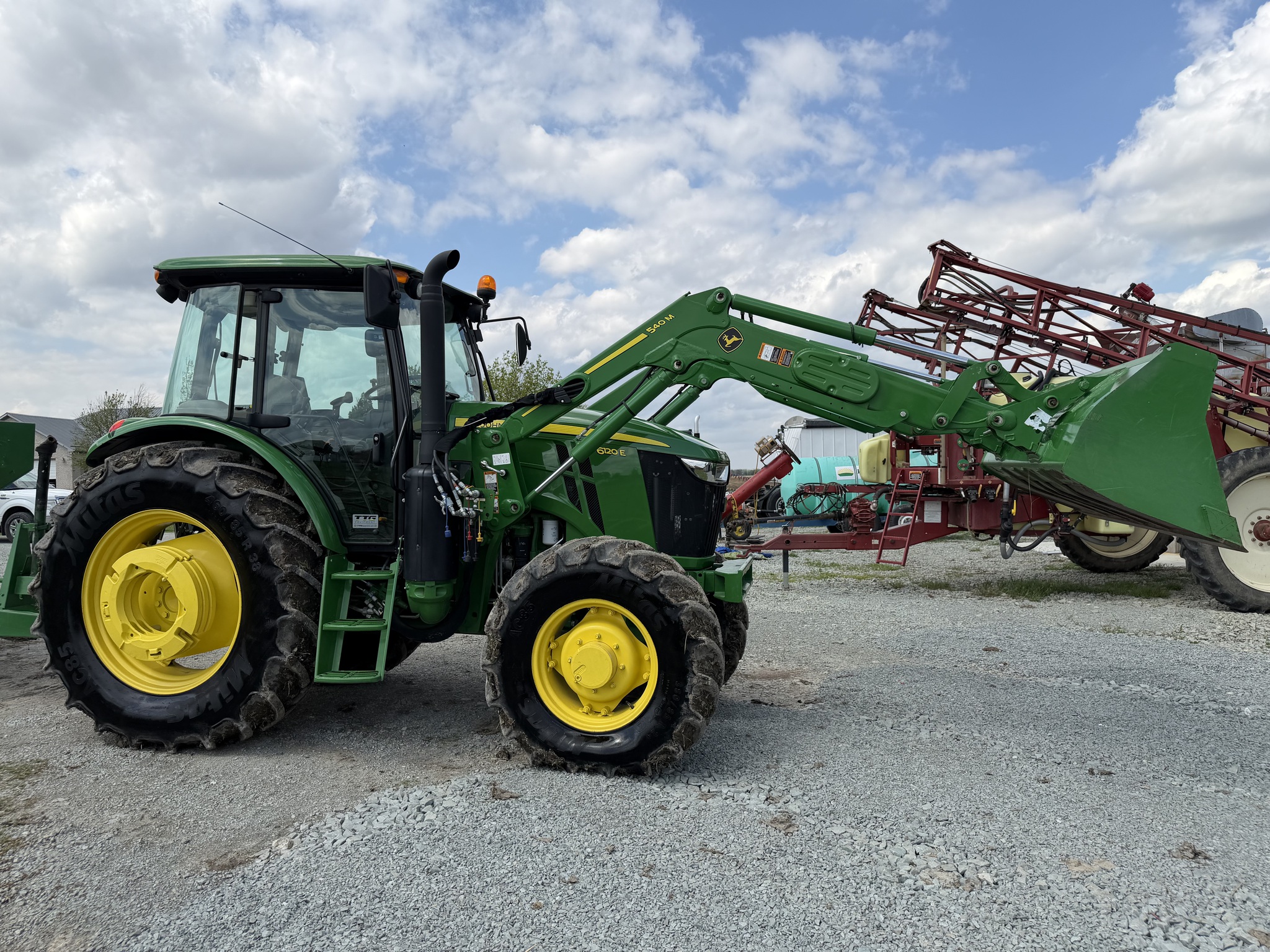 2020 John Deere 6120E Image 2