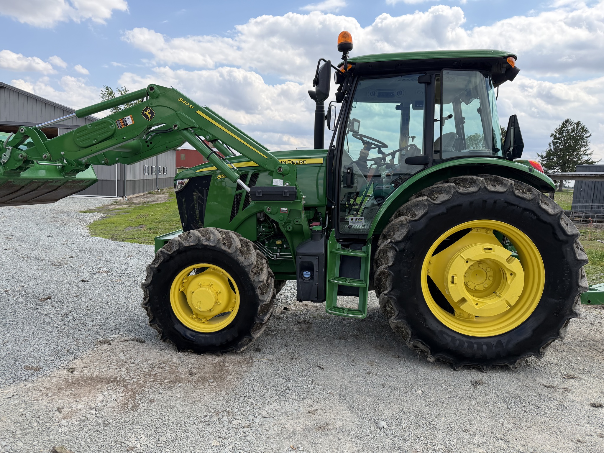 2020 John Deere 6120E Image 1