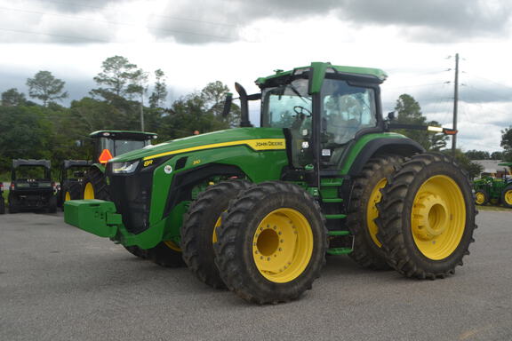 2023 John Deere 8R 310 Photo 1