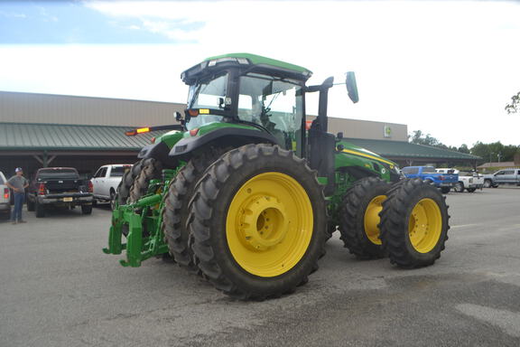 2023 John Deere 8R 310 Photo 4