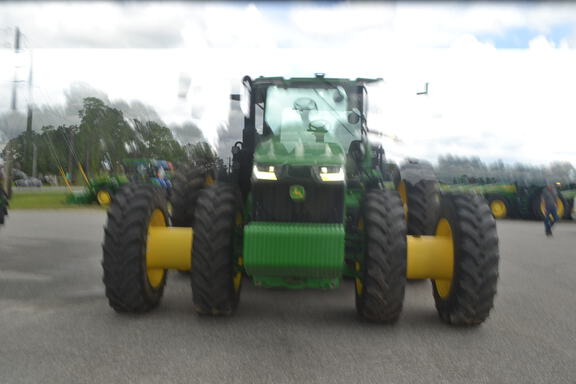2023 John Deere 8R 310 Photo 2