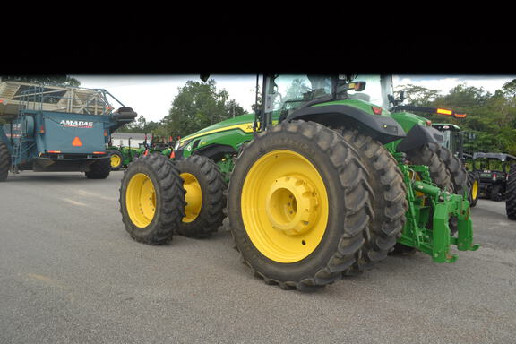 2023 John Deere 8R 310 Photo 6