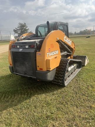 Used 2022 Case TV450B Compact Track Loaders at Horizon Ag & Turf in Edmonton West, AB - Photo3