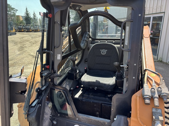 Used 2022 Case TV450B Compact Track Loaders at Horizon Ag & Turf in Edmonton West, AB - Photo9