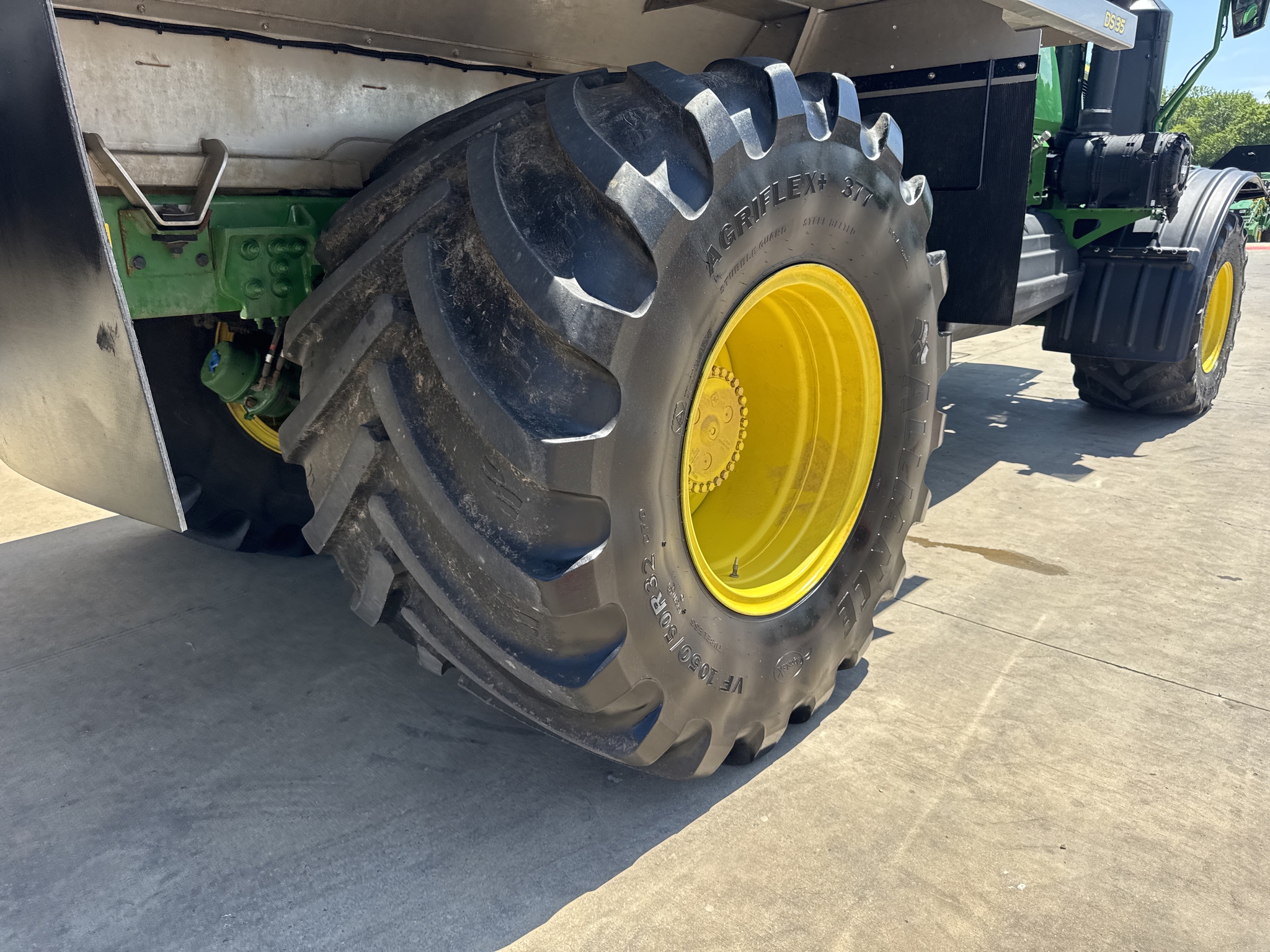 2023 John Deere 800R Image 28
