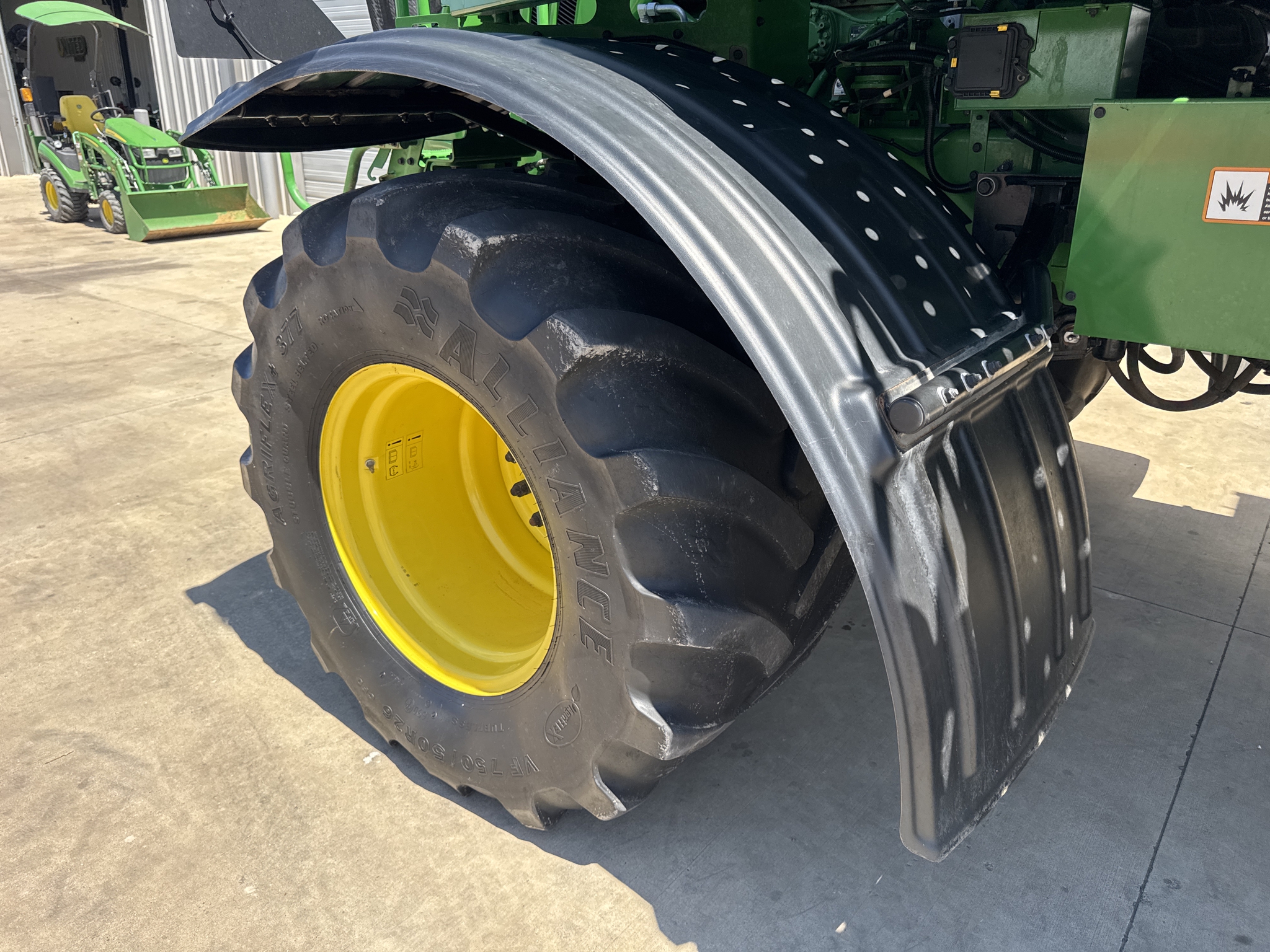 2023 John Deere 800R Image 31