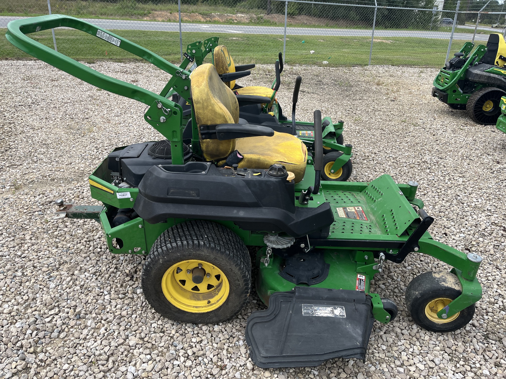 2020 John Deere Z720E Image 2