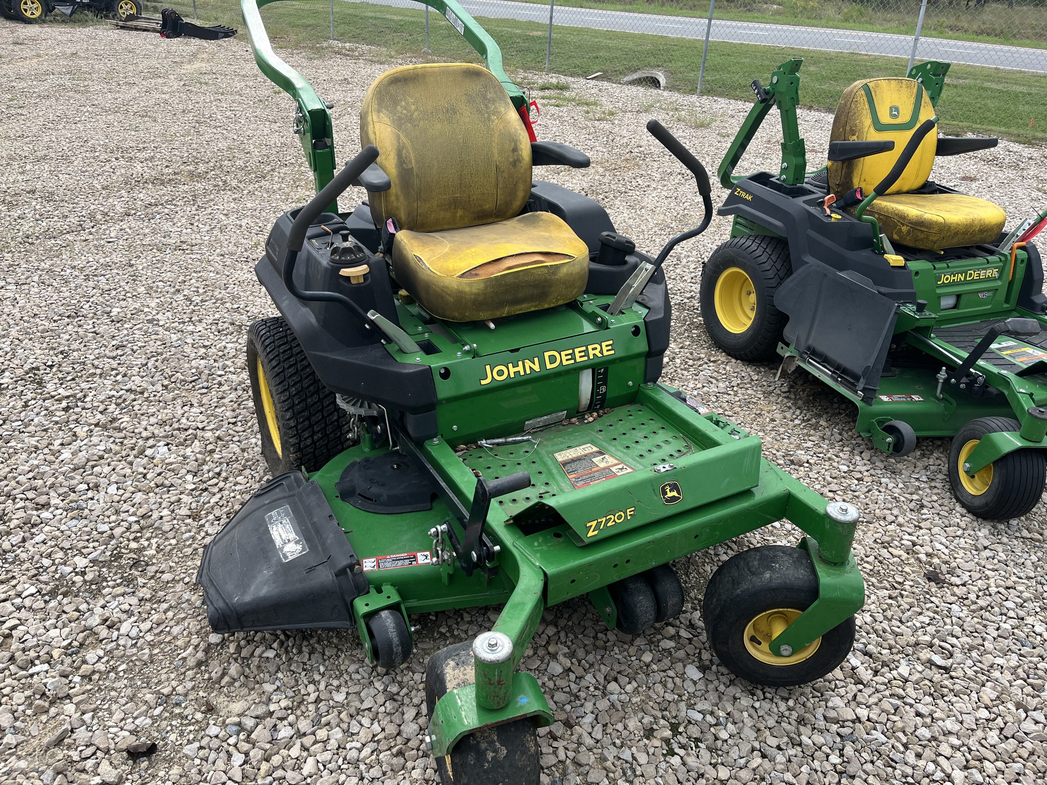 2020 John Deere Z720E Image 3