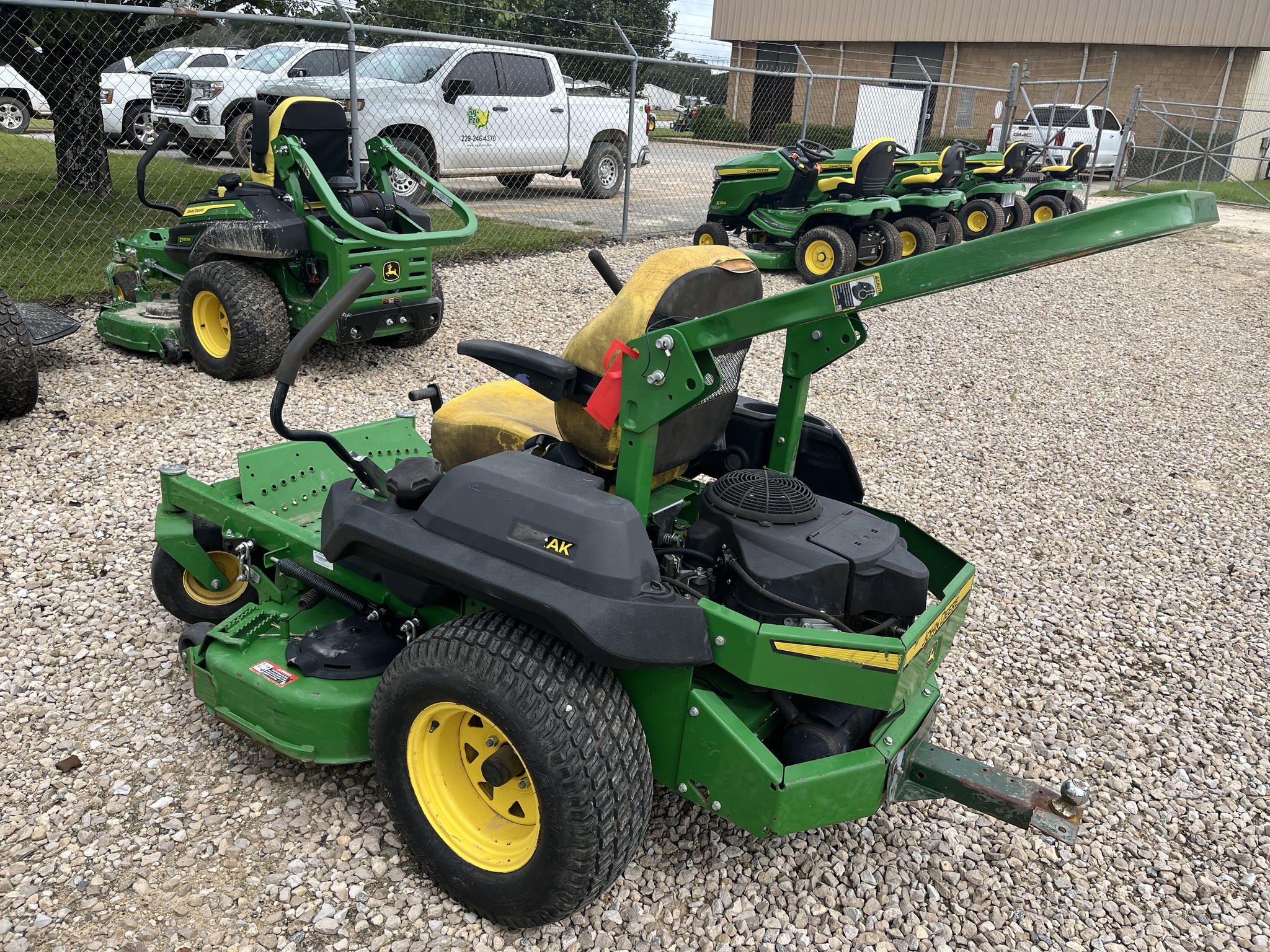 2020 John Deere Z720E Image 4