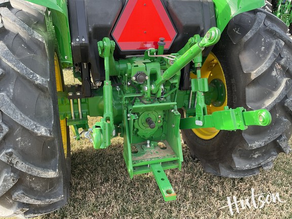 Photo of 2024 John Deere 5075E