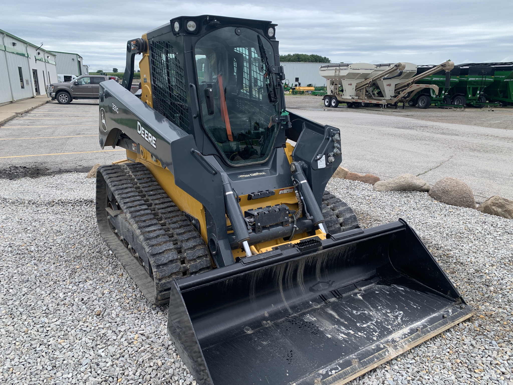 2022 John Deere 331G Image 31