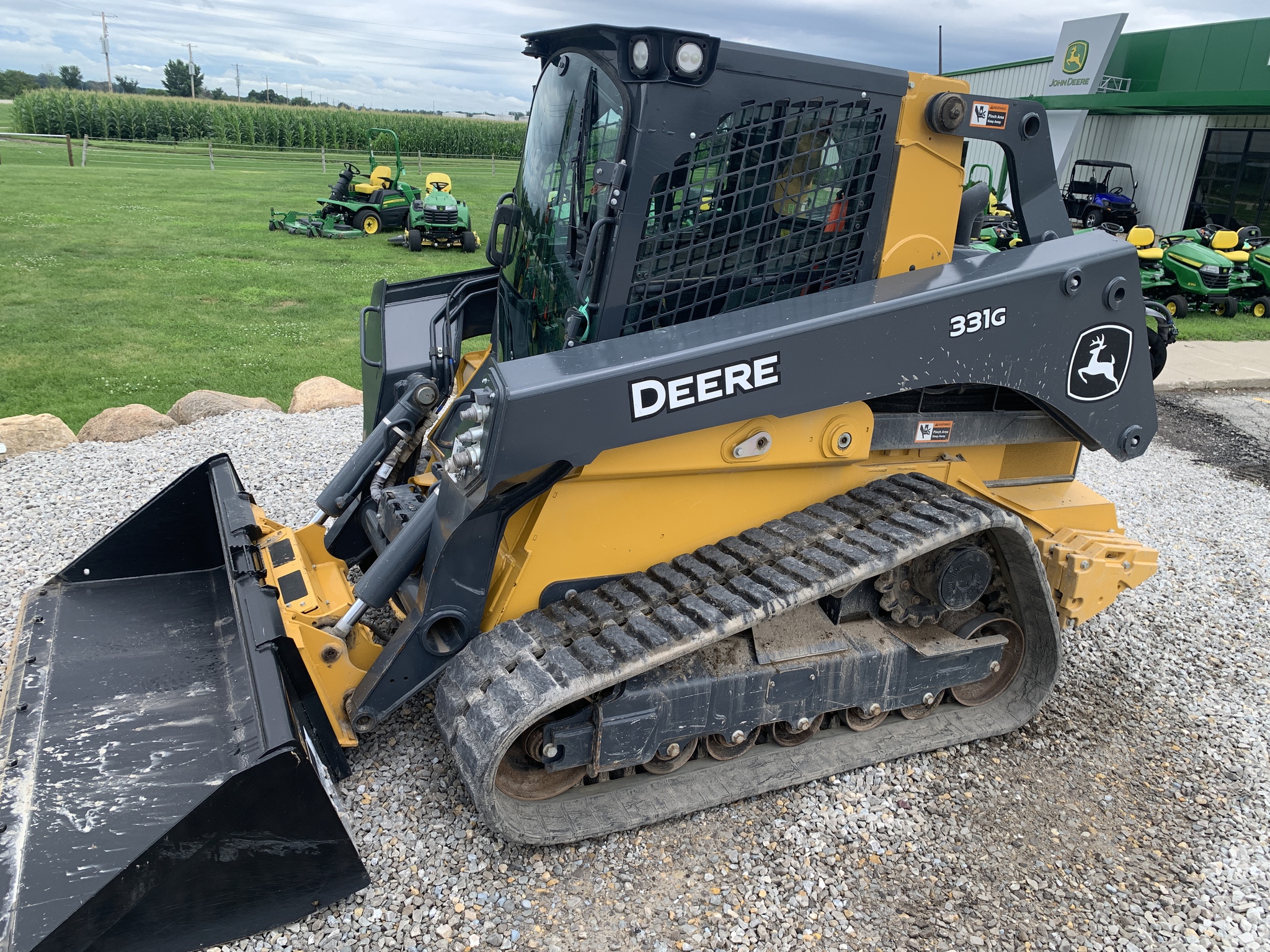 2022 John Deere 331G Image 2