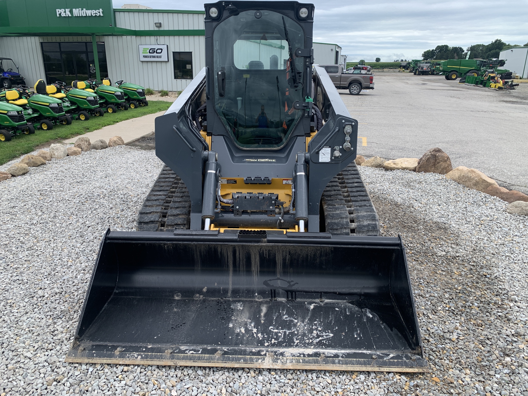 2022 John Deere 331G Image 7