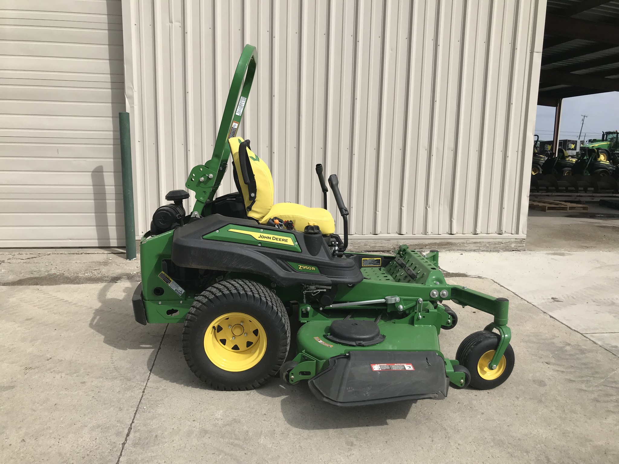 2024 John Deere Z950R Image 6