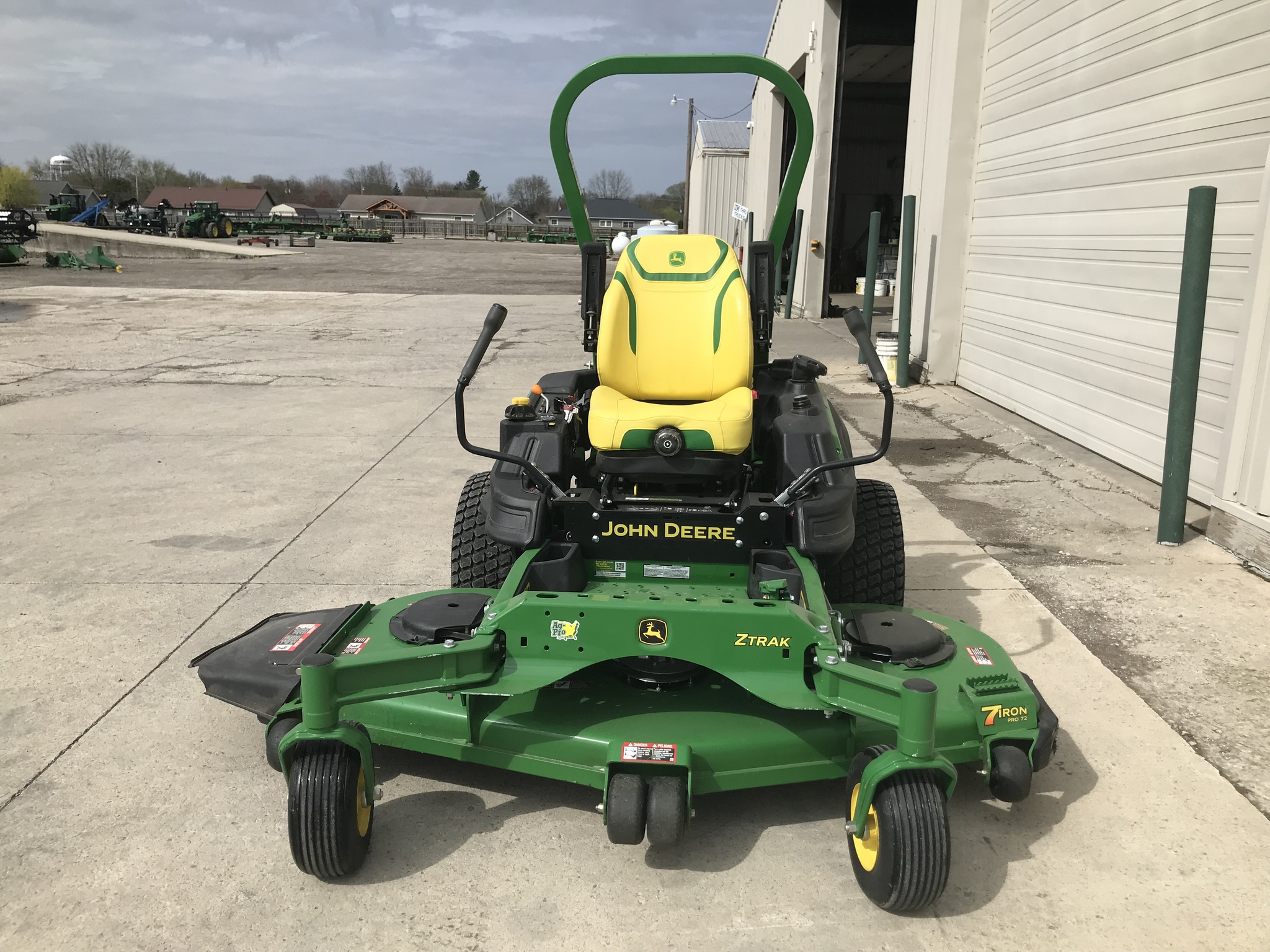 2024 John Deere Z950R Image 4