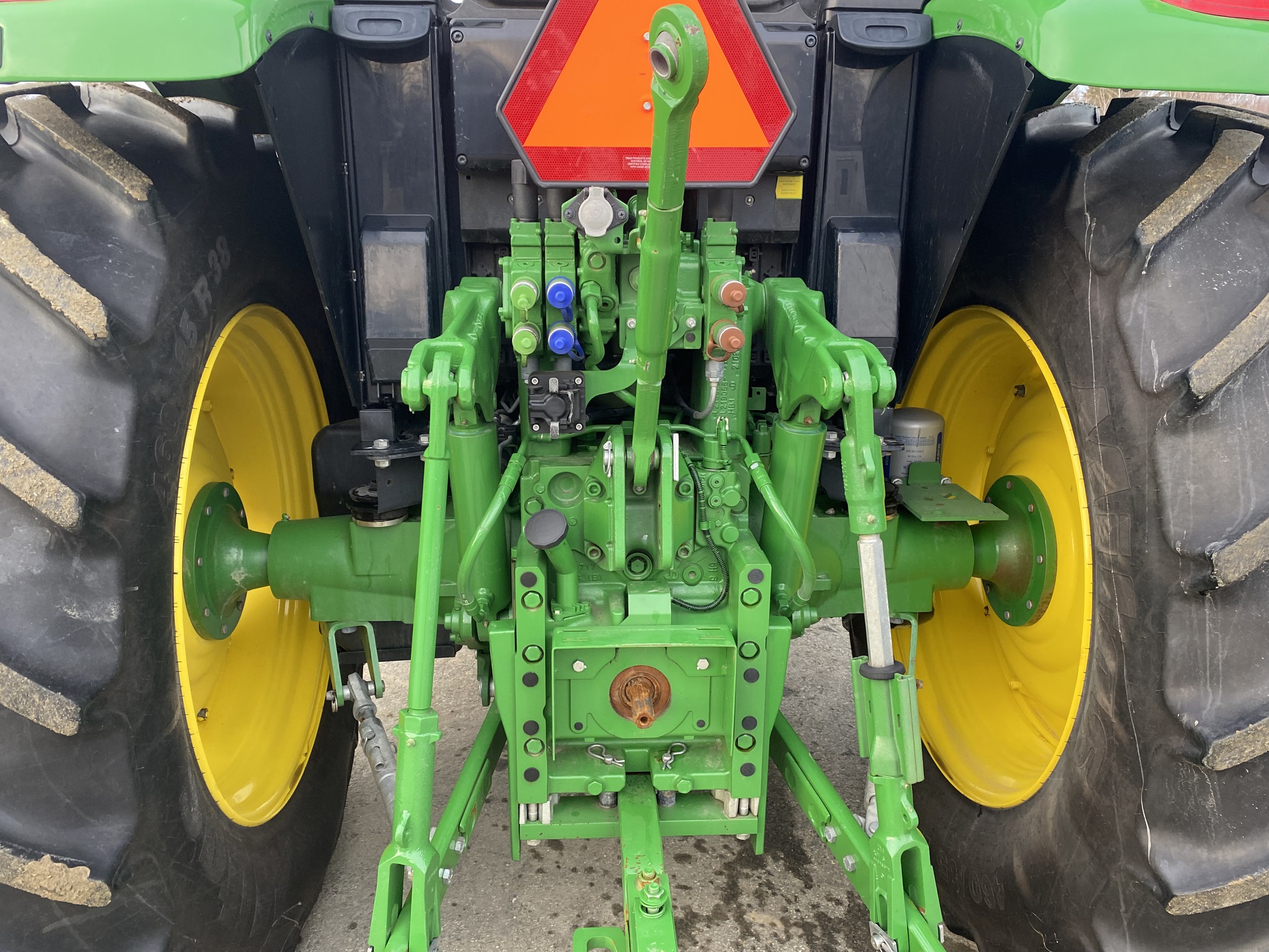 2022 John Deere 6120M Image 8