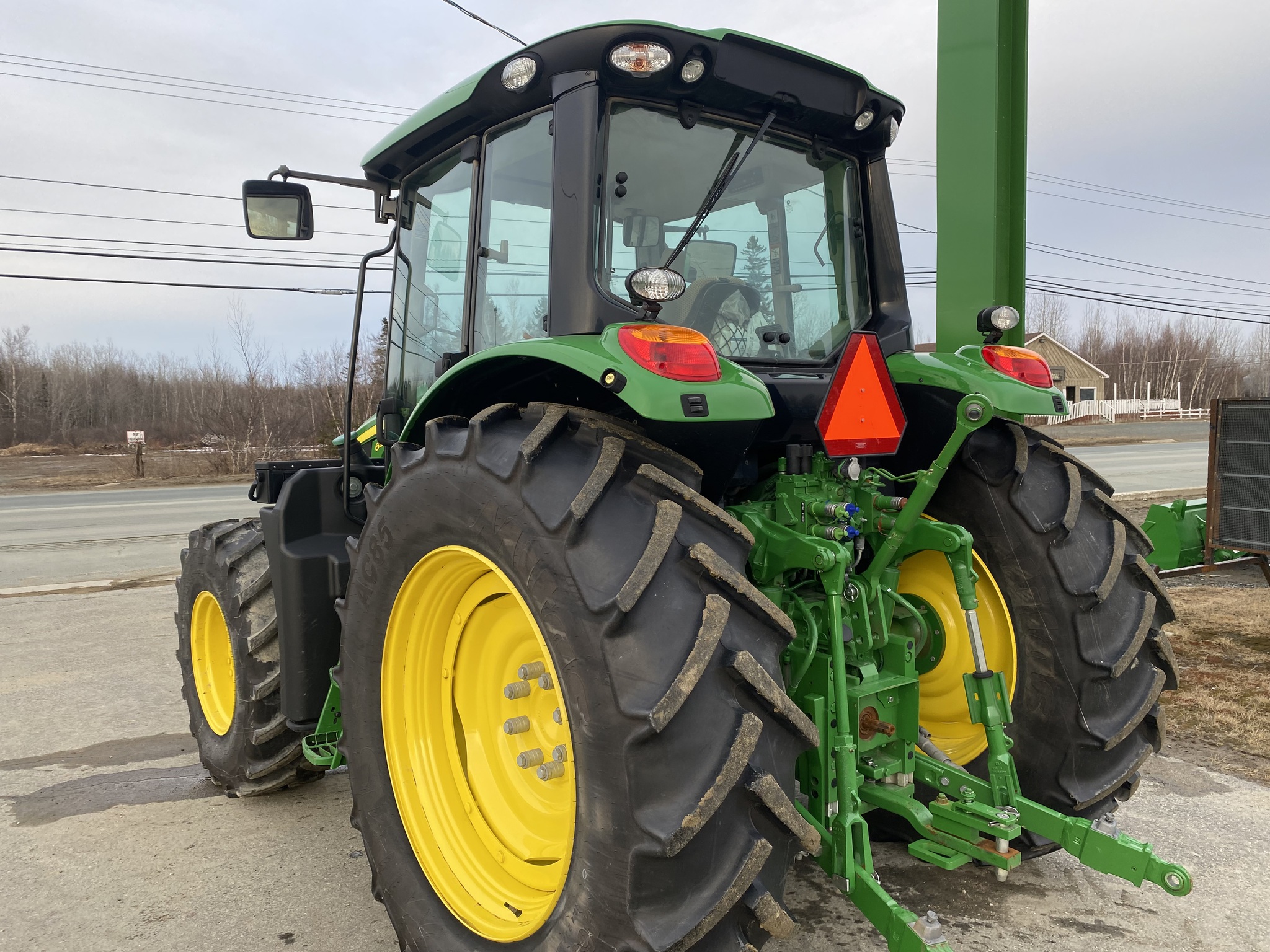 2022 John Deere 6120M Image 7